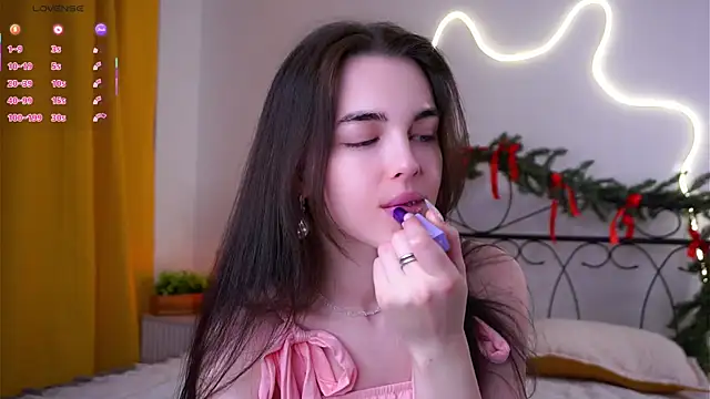 Snapshot of MirnaTellado chatting on 02.21.26 MirnaTellado online show from 02.21.26