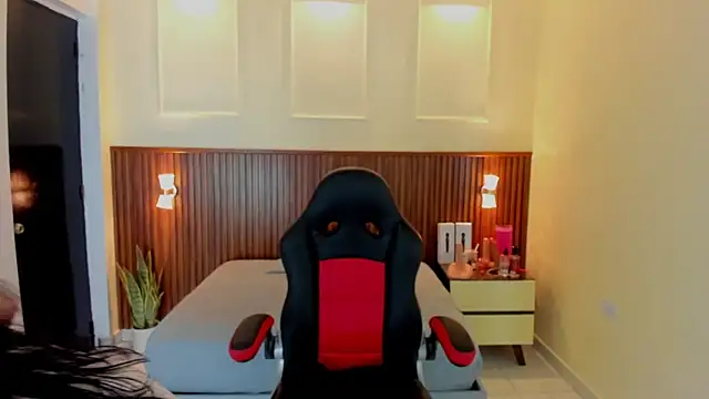 MARIE TAPNER online show from 03.30.26