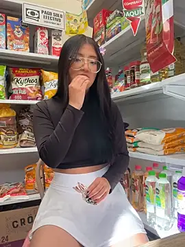 StrawberryPink  online show from 02.28.26