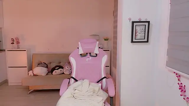 Blush Marie online show from 04.01.26