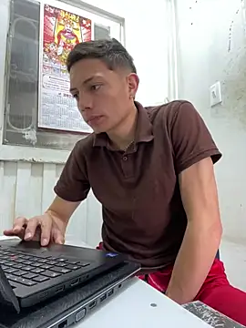 santiObrero online show from 02.18.26