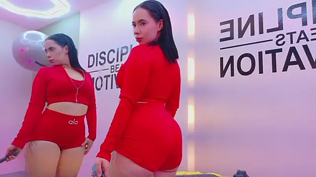 Snapshot of Sienna-Gold chatting on 01.31.26 Sienna-Gold online show from 01.31.26