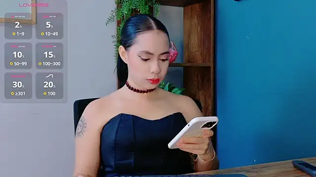 Snapshot of Sienna-Gold chatting on 02.24.26 Sienna-Gold online show from 02.24.26