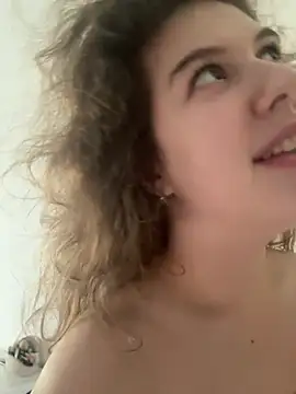 Snapshot of LilianBliss chatting on 07.16.26 LilianBliss online show from 07.16.26
