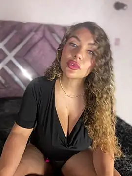 TianaRios Pink online show from 03.08.26