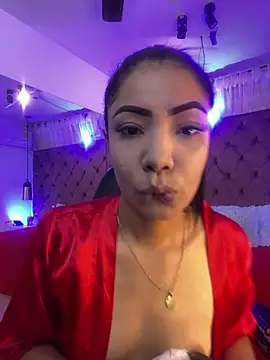 Snapshot of Auri__ chatting on 04.25.26 Auri online show from 04.25.26