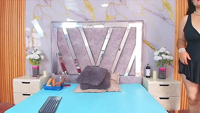 CrystallGomes online show from 04.19.26