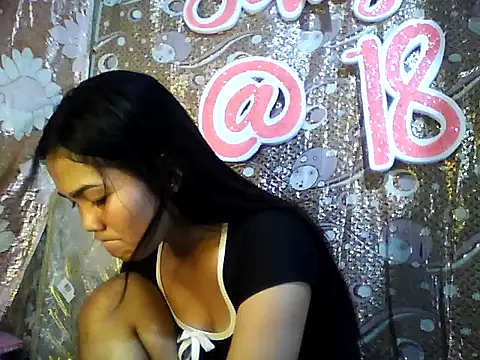 PinaySkinnyJust18 online show from 02.19.26