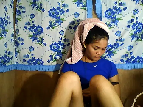 PinaySkinnyJust18 online show from 04.15.26