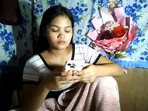 PinaySkinnyJust18 online show from 05.22.26