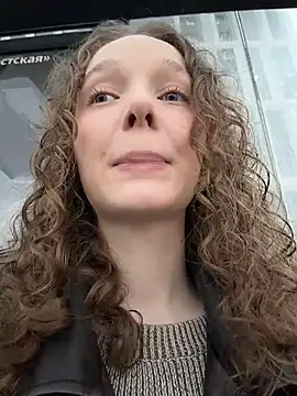 outside rosy online show from 04.04.26