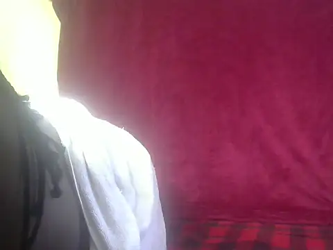 LowKeyWild  online show from 03.12.26