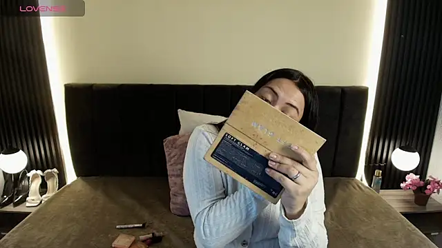 IvonneRoss  online show from 03.12.26