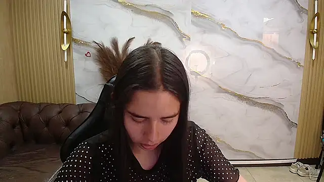 Qetsyah tf online show from 04.18.26