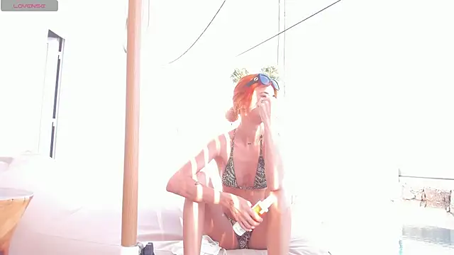 Snapshot of KikkoLee chatting on 06.26.26 KikkoLee online show from 06.26.26