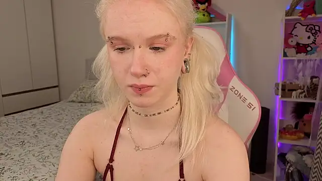 Mia WaterFall online show from 03.13.26