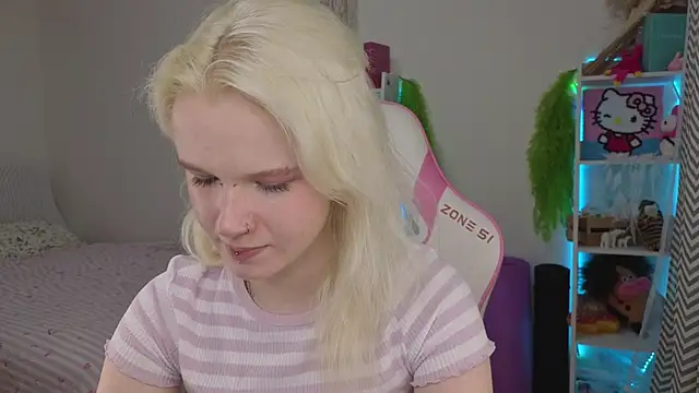 Mia WaterFall online show from 04.21.26