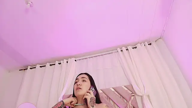 KathiaJenner online show from 04.19.26