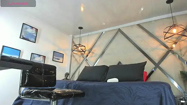 Snapshot of Dusan_Grey77 chatting on 02.04.26 Dusan Grey77 online show from 02.04.26