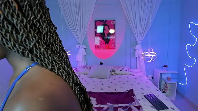 Snapshot of naomi_campell chatting on 02.09.26 naomi campell online show from 02.09.26