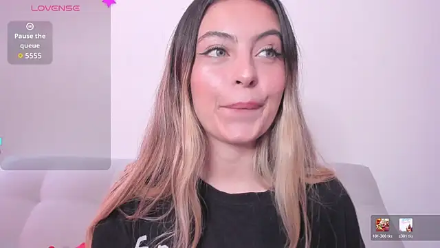 Snapshot of Fernanda_aaaa chatting on 05.11.26 Fernanda aaaa online show from 05.11.26
