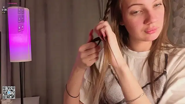 Snapshot of ShaeHeeter chatting on 02.02.26 ShaeHeeter online show from 02.02.26