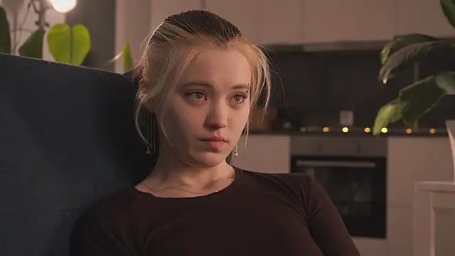 Snapshot of EleniRoeber chatting on 02.15.26 EleniRoeber online show from 02.15.26