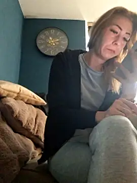 dewimp1 online show from 04.06.26