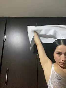 JuliaaVega online show from 02.28.26