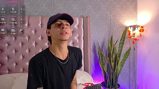 Logan Woods online show from 02.18.26