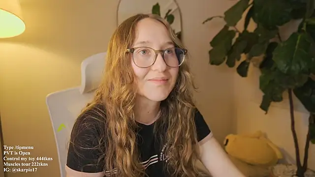 Snapshot of Scarlett_NoirMuse chatting on 05.15.26 Scarlett NoirMuse online show from 05.15.26