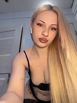 DayaFoxy online show from 04.19.26