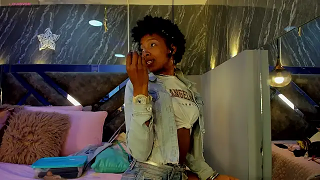 Afrodita Greenn online show from 02.04.26