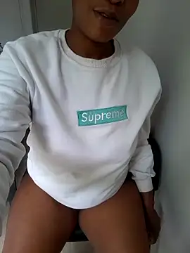 Snapshot of Barbieee1301 chatting on 02.15.26 Barbieee1301 online show from 02.15.26