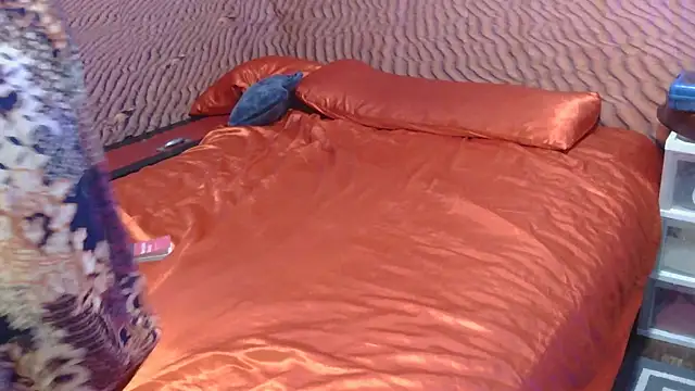 BusyB1983 online show from 04.19.26