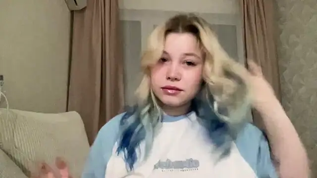 Lulu Di online show from 03.04.26