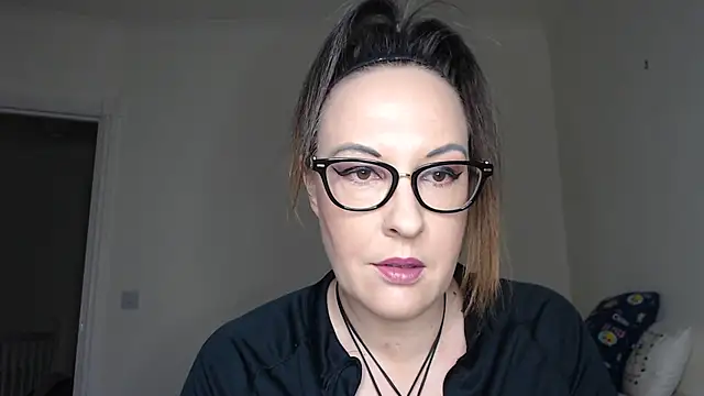 Snapshot of PsychicDominatrix chatting on 02.10.26 PsychicDominatrix online show from 02.10.26