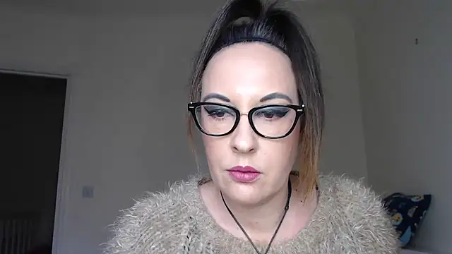 Snapshot of PsychicDominatrix chatting on 02.11.26 PsychicDominatrix online show from 02.11.26