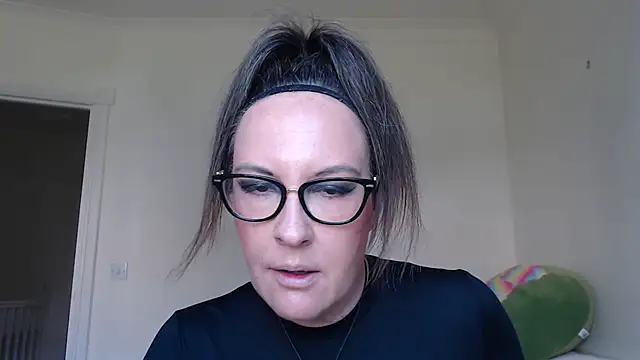 Snapshot of PsychicDominatrix chatting on 06.24.26 PsychicDominatrix online show from 06.24.26