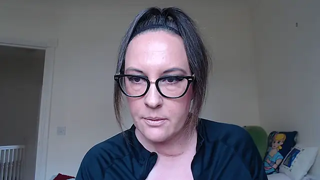 Snapshot of PsychicDominatrix chatting on 07.03.26 PsychicDominatrix online show from 07.03.26