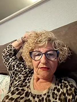 Snapshot of rosasuso chatting on 04.05.26 rosasuso online show from 04.05.26