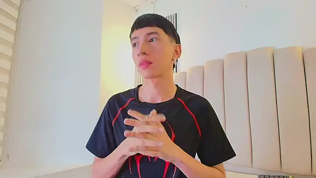 lian cameron online show from 04.18.26