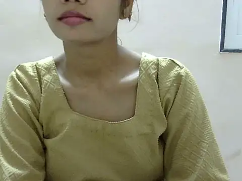 Snapshot of Kulsum_S chatting on 06.20.26 Kulsum S online show from 06.20.26