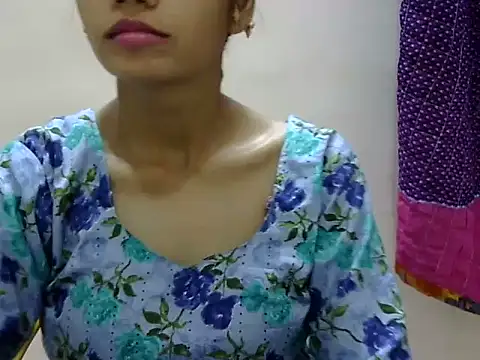 Snapshot of Kulsum_S chatting on 06.22.26 Kulsum S online show from 06.22.26