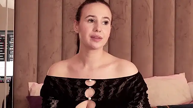 Snapshot of MavisReeve chatting on 02.06.26 MavisReeve online show from 02.06.26