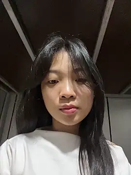 Snapshot of Lyn-be99 chatting on 04.23.26 Lyn-be99 online show from 04.23.26
