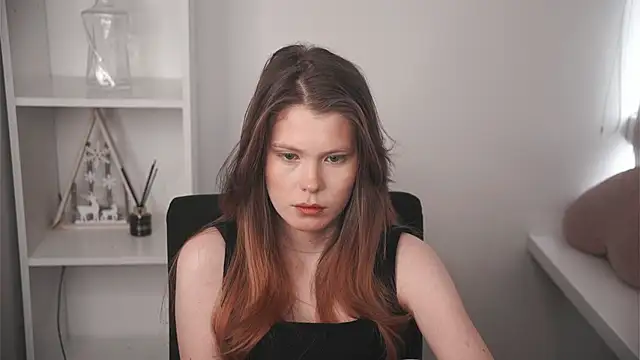 Snapshot of MarnieWootan chatting on 02.23.26 MarnieWootan online show from 02.23.26