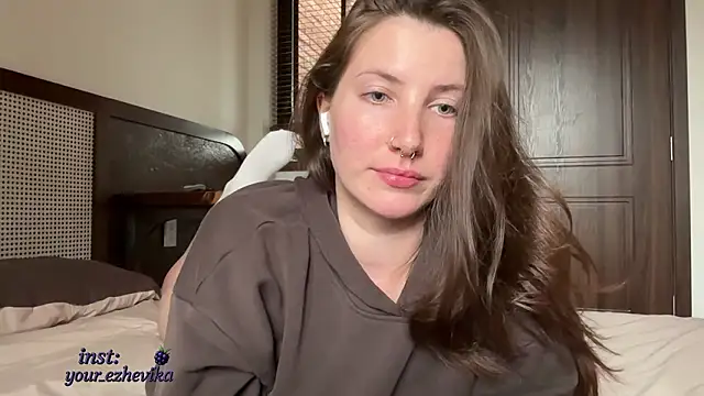 Snapshot of ItsEzheVika chatting on 02.02.26 ItsEzheVika online show from 02.02.26