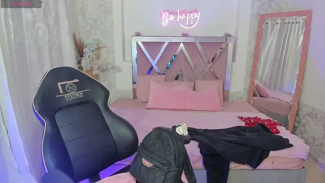 SABRIINA TAY online show from 04.18.26