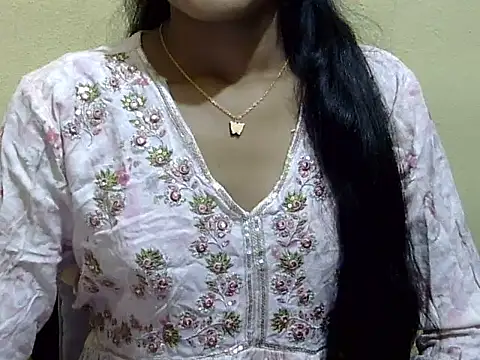 Snapshot of Khushi_v chatting on 02.14.26 Khushi v online show from 02.14.26